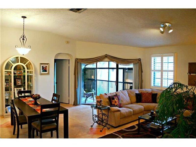 Foto del edificio - 502 SW 158th Ter