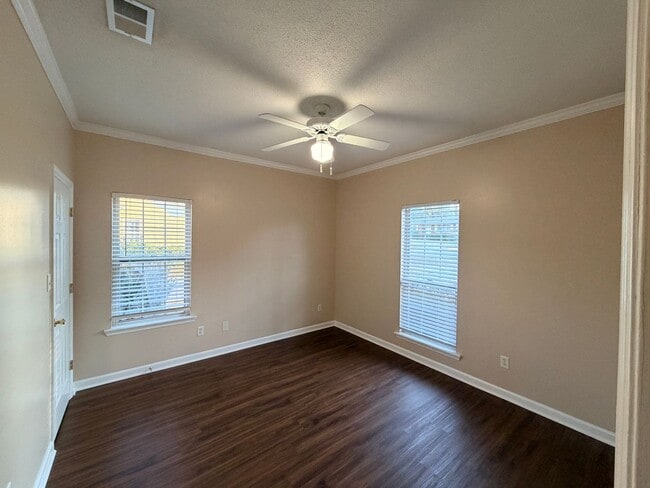 Building Photo - 2 Bedroom 2 Bath Duplex in Valdosta GA- MOVE IN SPECIAL $500 OFF YOUR FIRST MONTH'S RENT