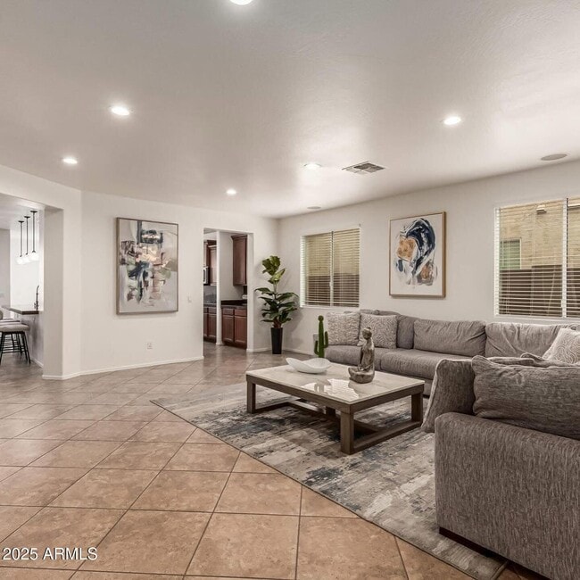Building Photo - 7242 W Donner Dr