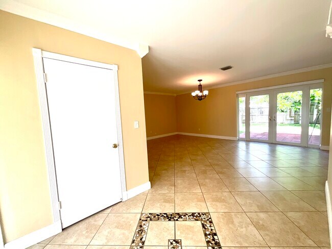 Foto del edificio - 19010 SW 96th Ave