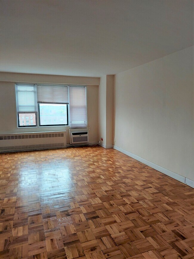 Foto del edificio - 98-01 67th Ave