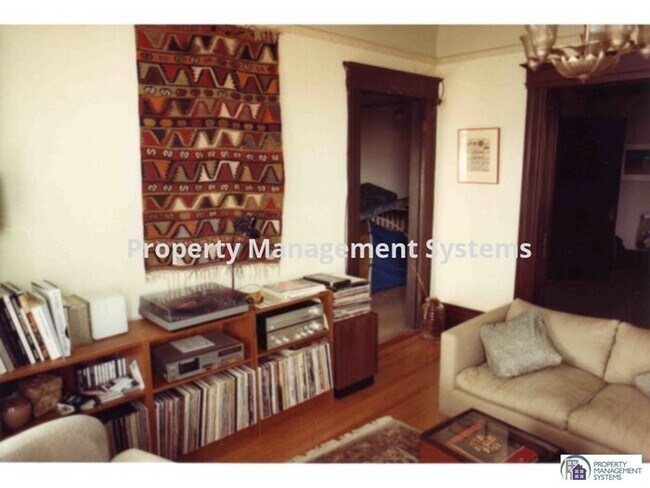 Foto del edificio - 2730 Sutter St