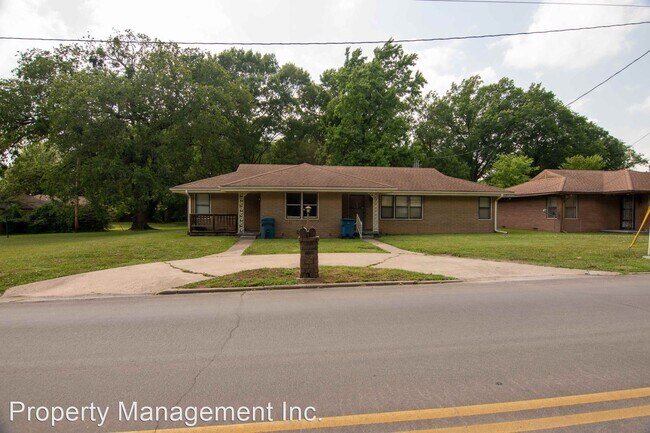 Building Photo - 2 br, 1 bath House - 712 S. Cline