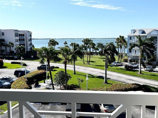 Foto del edificio - 40 NE Plantation Rd