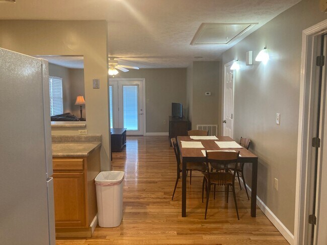 Building Photo - 4047 Martha's Vineyard