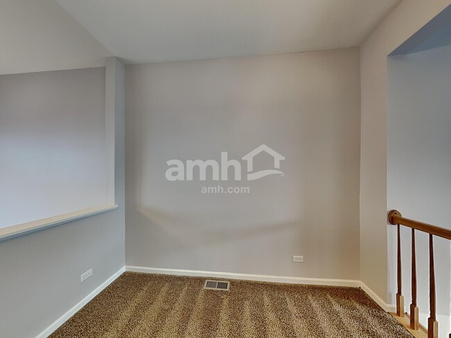 Building Photo - 2409 Courtyard Cir