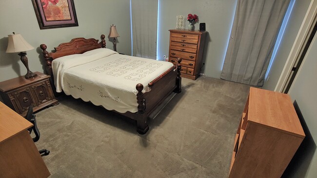 Master Bedroom - 18 Larkspur Ln