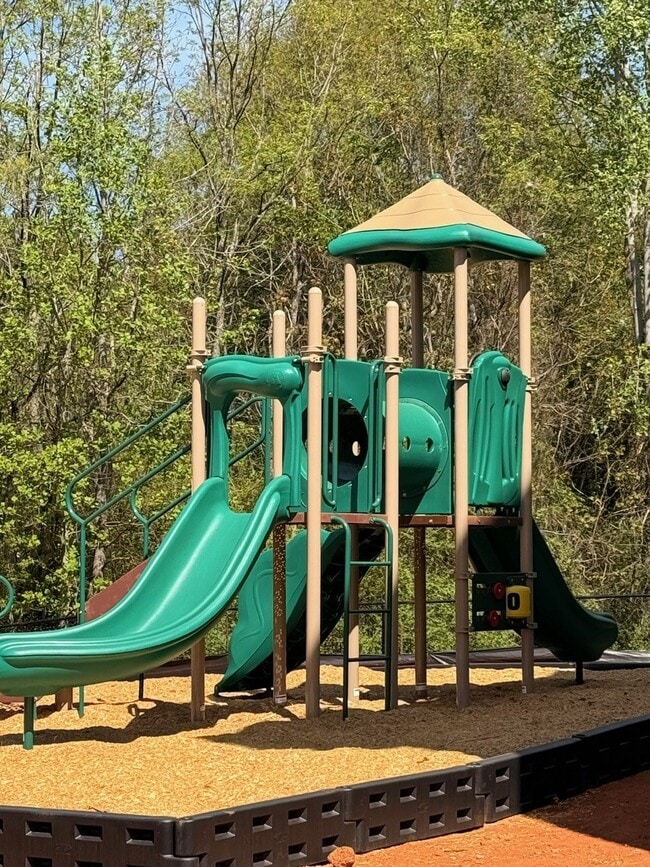 Building Photo - Settlement Manor