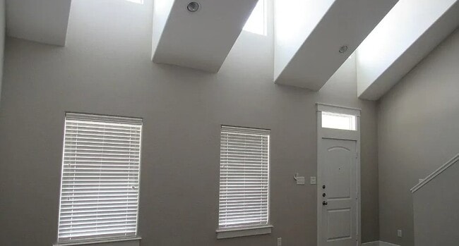 Foto del edificio - 122 Waverly Dr