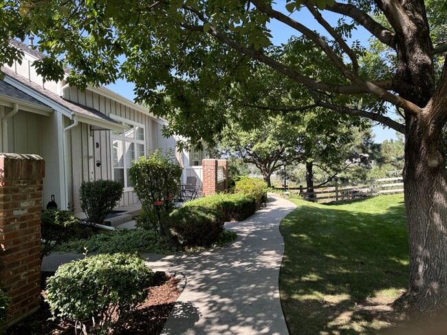 Building Photo - 2980 W Long Dr