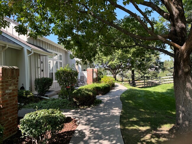 Foto del edificio - 2980 W Long Dr