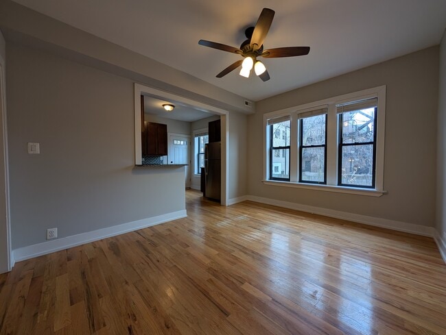 Building Photo - 3523 N Racine Ave
