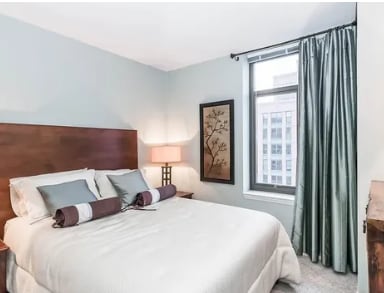 Building Photo - 355 N Desplaines St