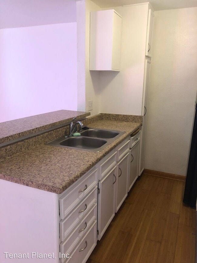 Building Photo - 1 br, 1 bath House - 3783 Swift Ave #3
