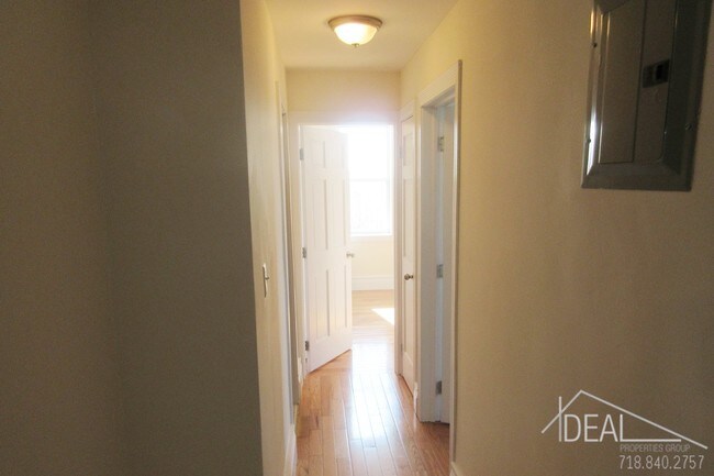 Foto del edificio - 2505 Ocean Pkwy