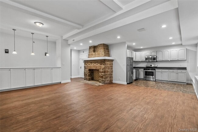 Building Photo - 232 Martine Ave
