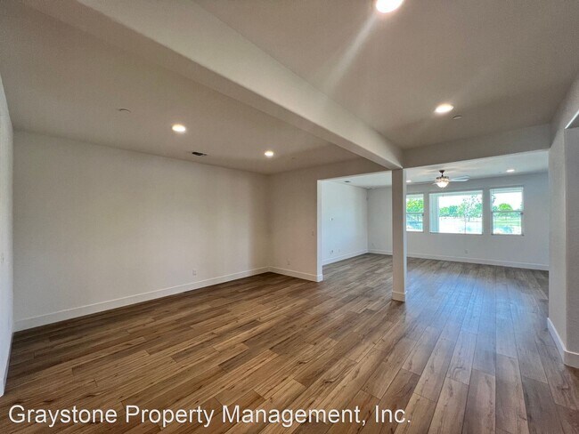 Building Photo - 4 br, 2.5 bath House - 13160 Ridgewood Way