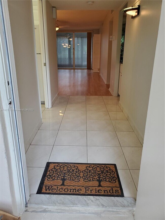 Foto del edificio - 2901 S Palm Aire Dr