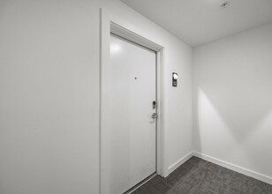 Interior Photo - The Peak at Scotts Lane