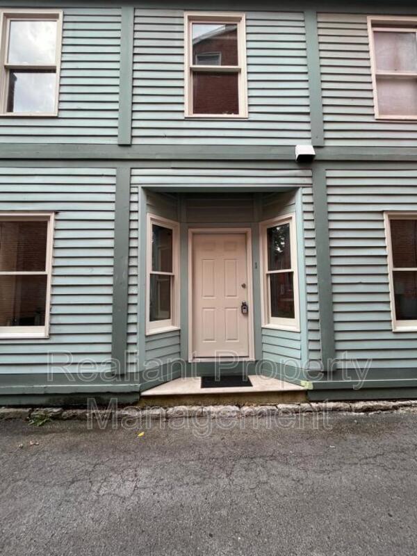 Building Photo - 328 S Upper St