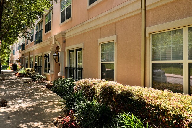 Villas at Katy Trail Apartments Dallas, TX