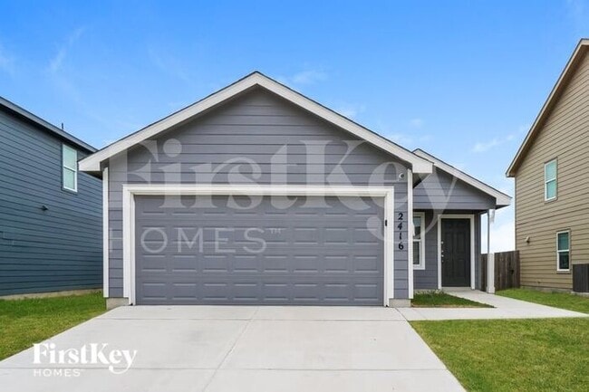Building Photo - 2416 Lake Hls