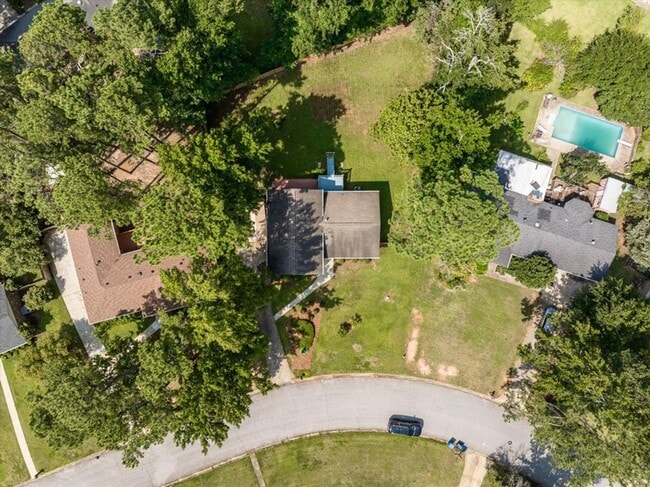 Building Photo - 175 Creekview Cir