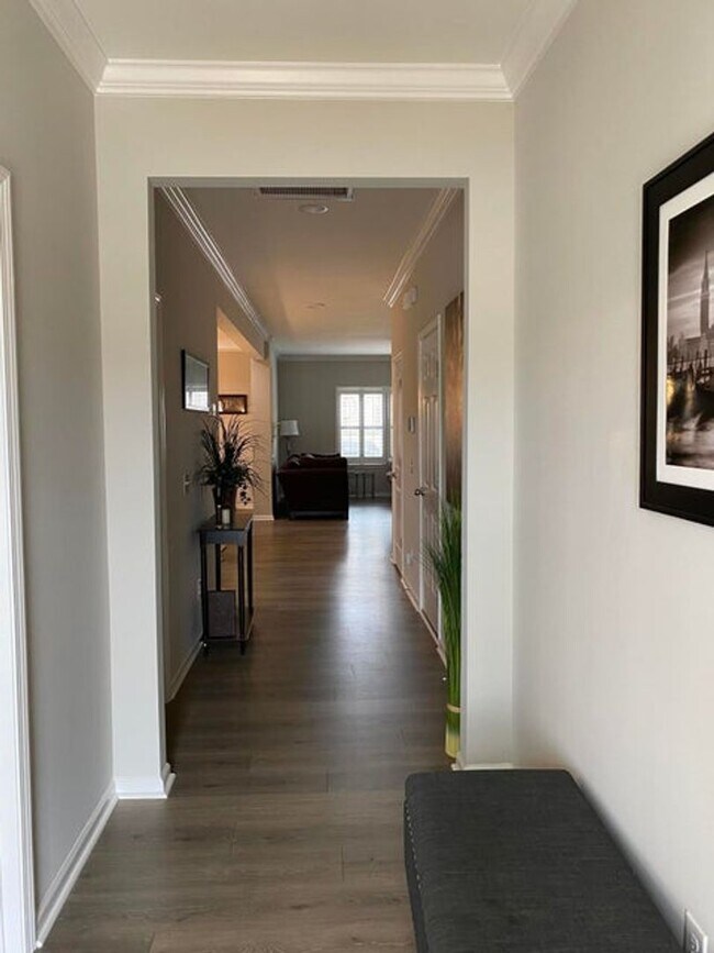 Building Photo - 4 Bedroom 2.5 Bath Home in Cane Bay Planta...