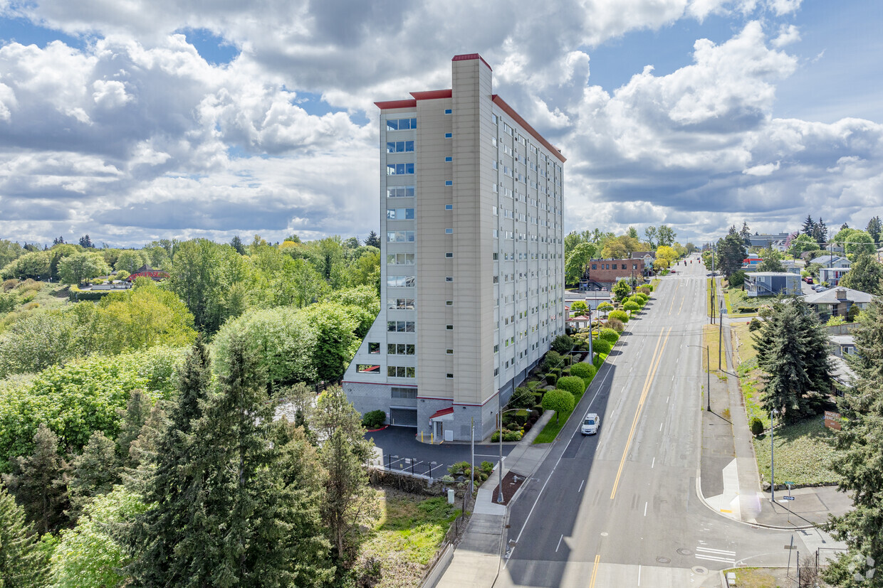 Primary Photo - Pacific Towers