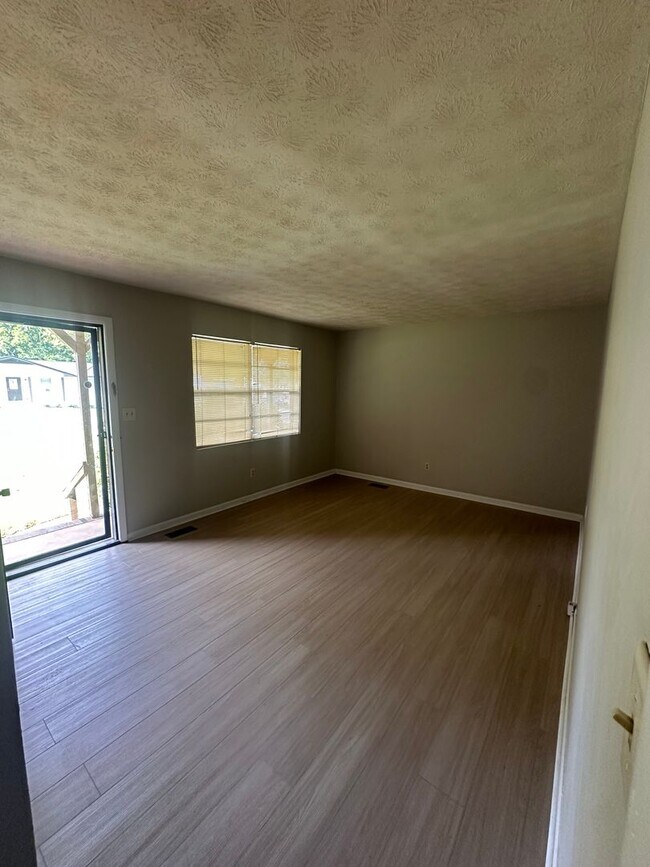 Foto del edificio - 305 Wilson Dr SW