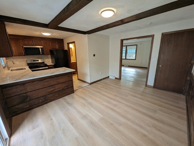 Building Photo - 63 Prescott Dr