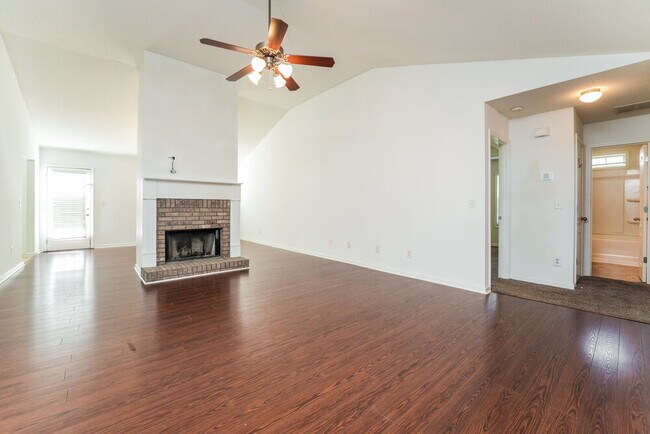 Foto del edificio - 3102 Delaware Loop