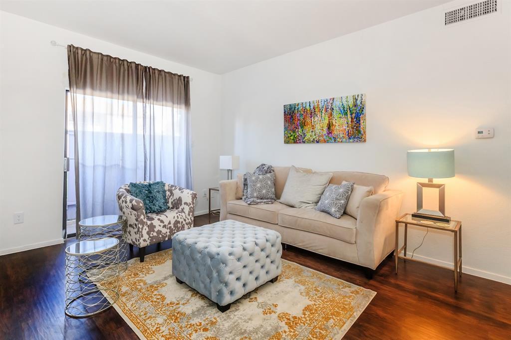 Foto principal - 11201 Olympia Dr