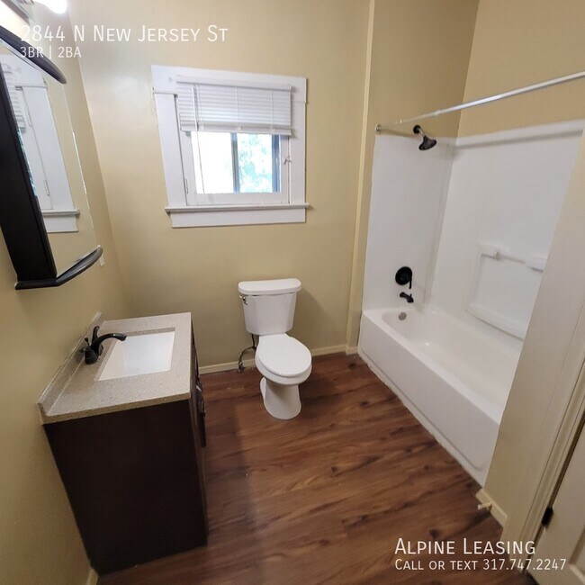 Foto del edificio - Location! Location! Bike to Downtown or Br...