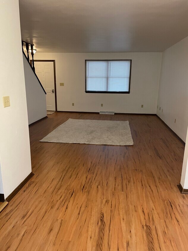 1710 Commerce St Wellsburg, WV 26070 Alquileres en Wellsburg, WV