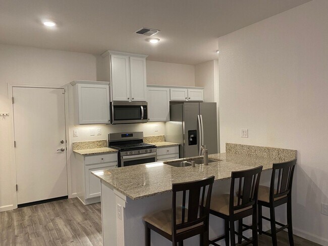 Foto del edificio - 525 Autumn Breeze Cir