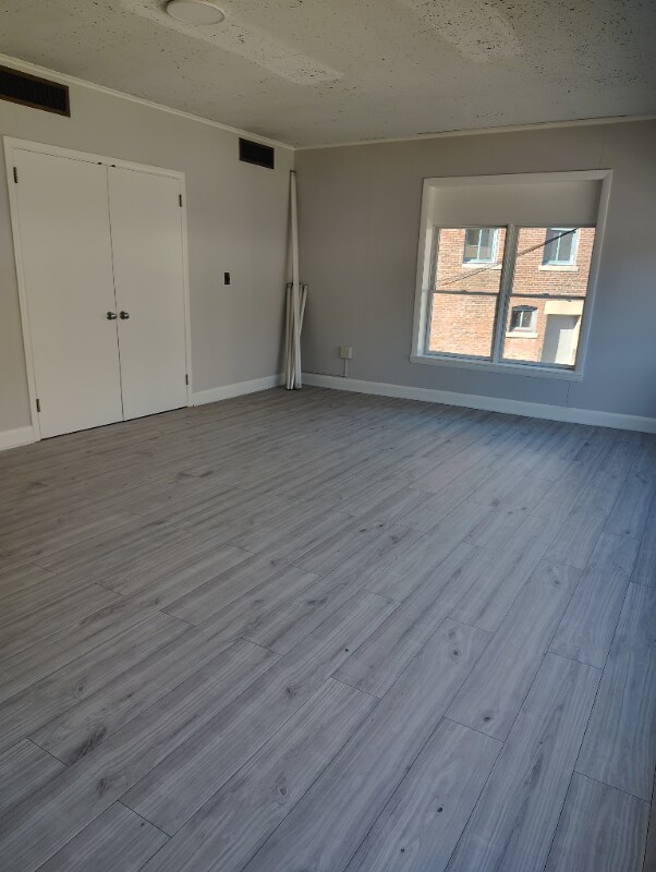 Building Photo - 11 Bath St