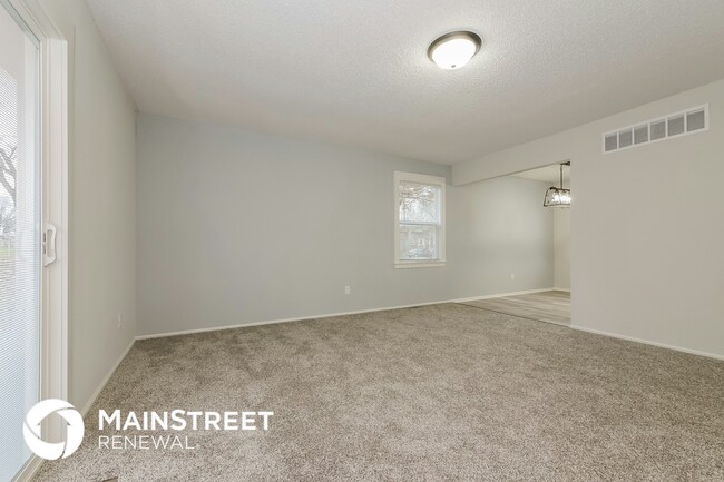 Foto del edificio - 20308 E 17th St N