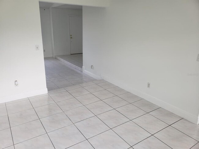 Building Photo - 7910 Glen Abbey Cir