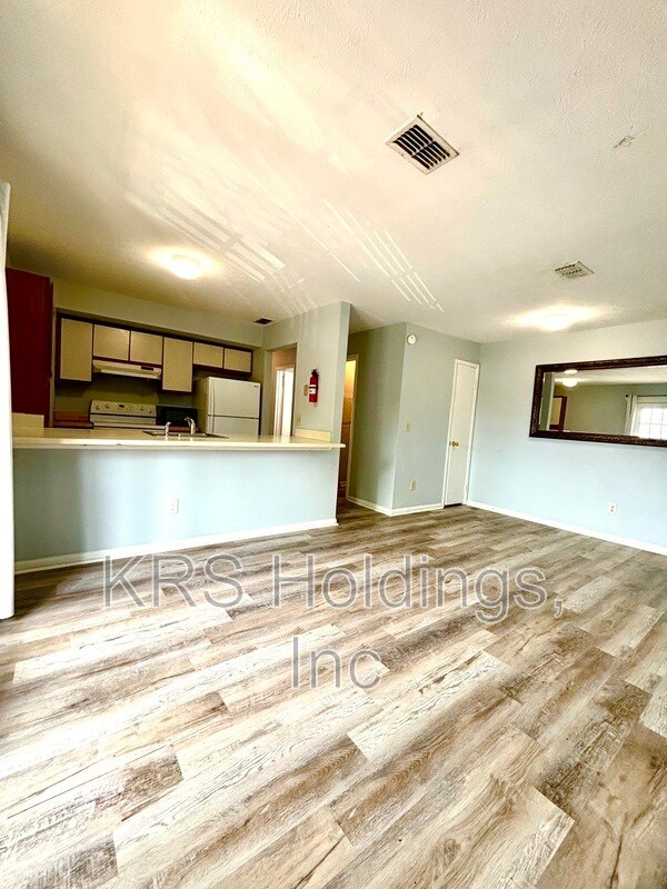 Building Photo - 48 South Ave