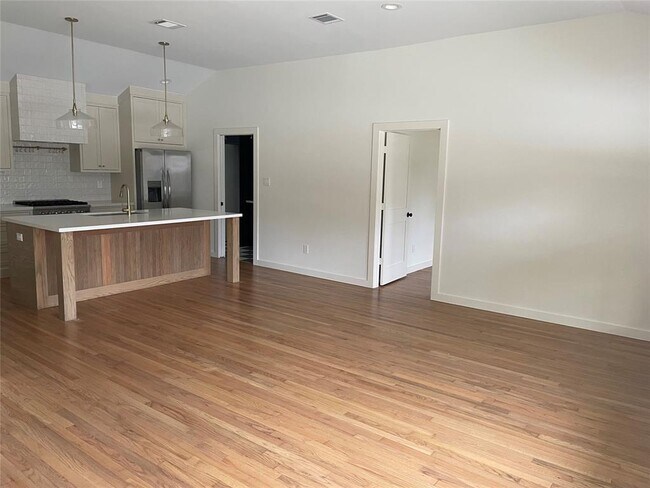 Foto del edificio - 2118 Wakefield Dr