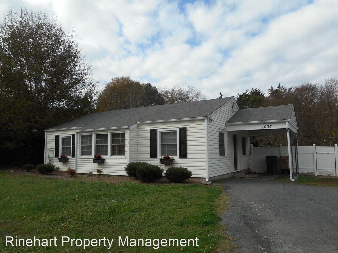 Foto principal - 3 br, 1 bath House - 1003 McDow Drive