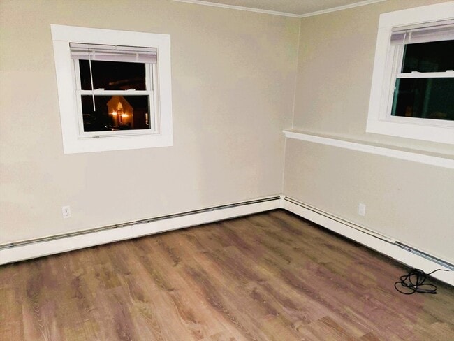 Building Photo - 392 E Center St