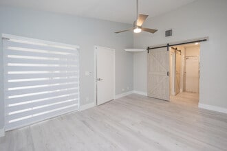 Building Photo - 50 Desford Ln