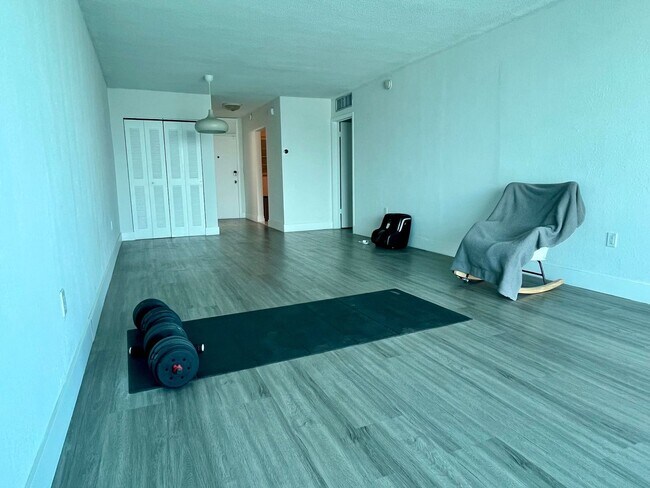 Foto del edificio - 1 Bed/1.5 Bath Condo in Miami