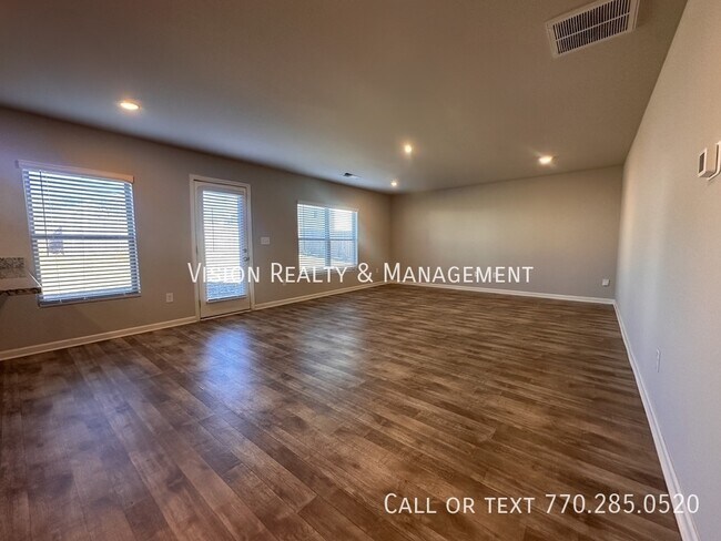 Foto del edificio - Move in Ready