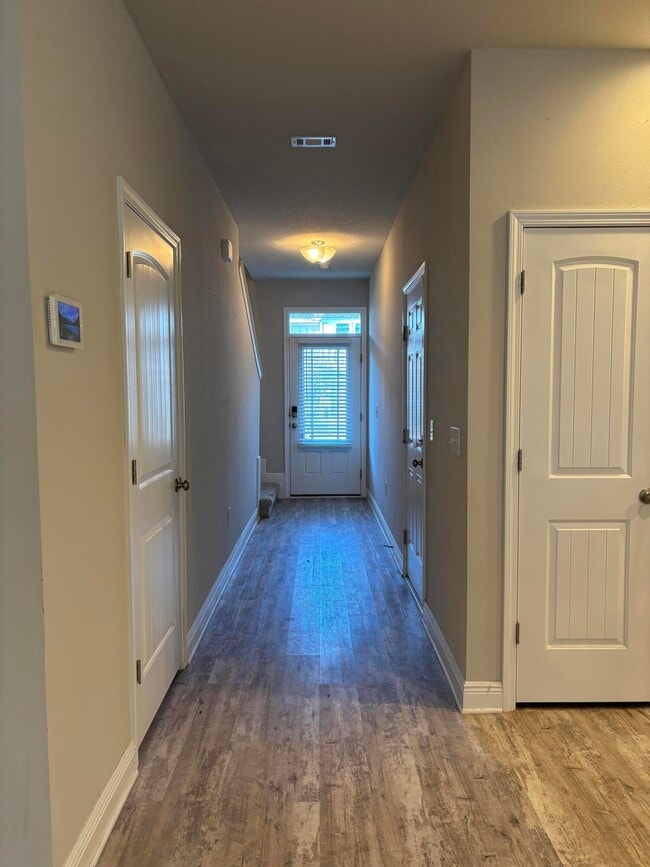 Building Photo - 166 Crossing Ln