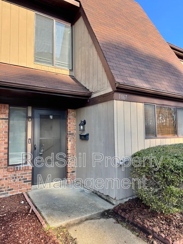 Foto del edificio - 1067 Willow Green Dr