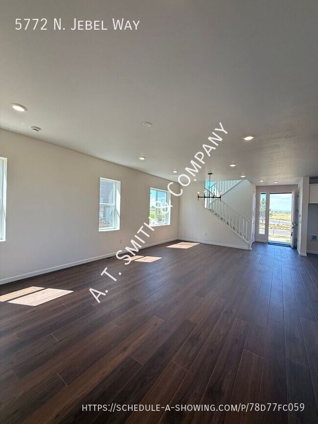 Foto del edificio - 5772 N Jebel Wy