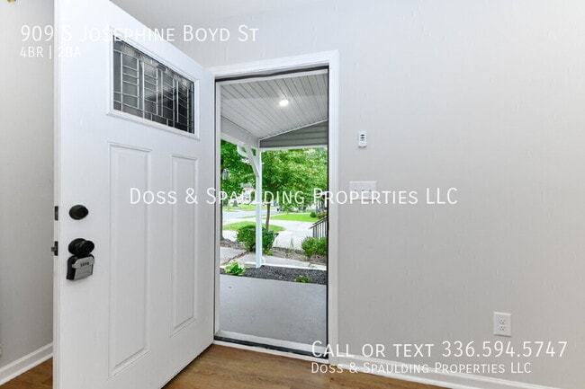 Foto del edificio - 909 S Josephine Boyd St